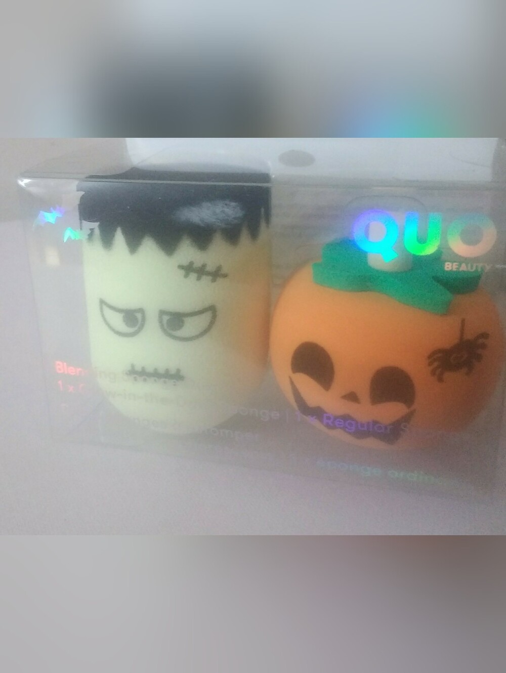 Quo Blending Sponge Duo 1 x Glow-in-the-Dark Sponge | 1 x Sponge